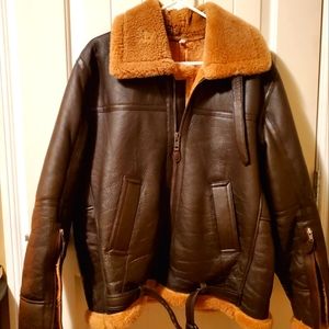Men's vintage leather shearling jacket
